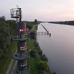 Kanalblick, Ausguck Lägenhet